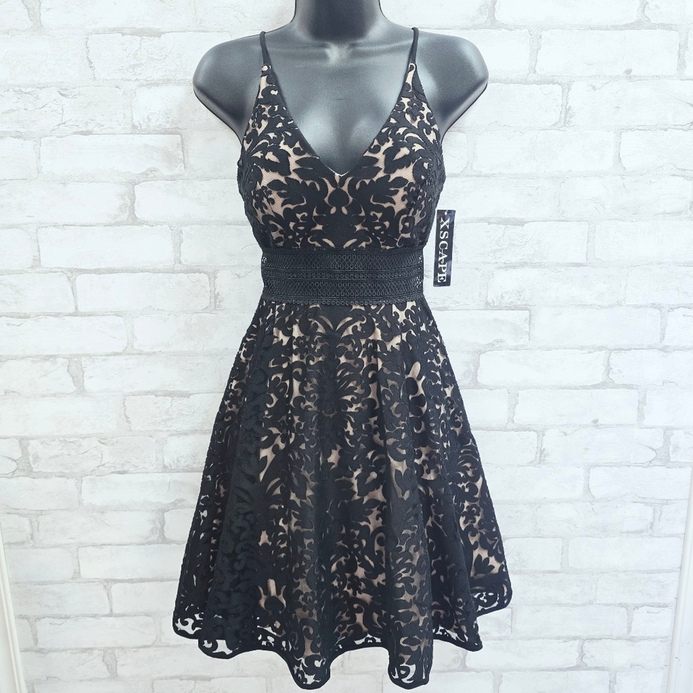 NWT XSCAPE Women Black Lace Fit and Flare Dress Nude Lining Size 2 1167X